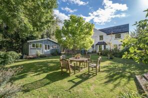 Brookwood Farmhouse, New Road, Newport PO30 4LT