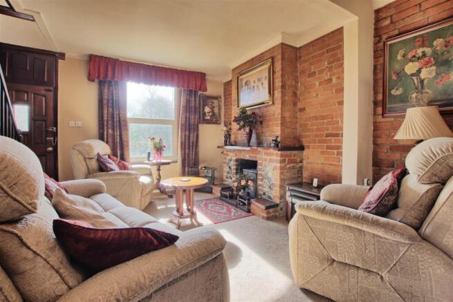 Living Room 2.jpg