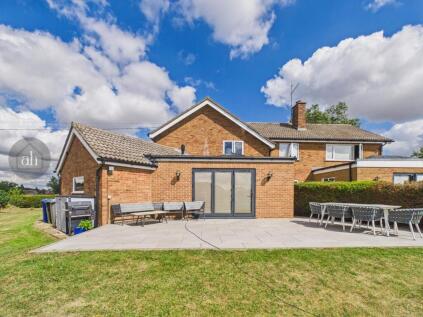Brooke Close, Rushbrooke