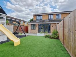 34, Armstrong Close, Bedford MK45 3EJ