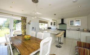 Rhonalea, Bromsgrove Road, Kidderminster DY10 4LD