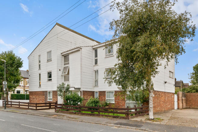 7 Shere Lodge 48 Harewood Road SW19 2HD-8