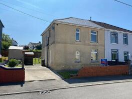 3, Moorlands, Neath SA10 9HY