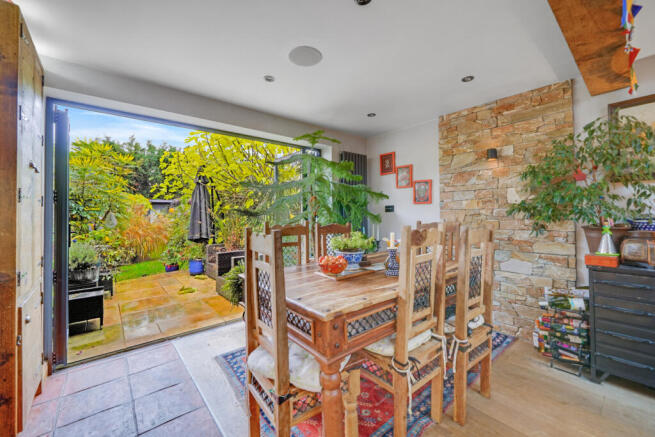 Immaculate 2 and half bedroom family House in Ham