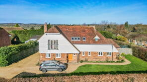 Faircrest, Conghurst Lane, Hawkhurst, Cranbrook TN18 5DZ