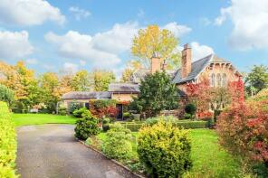 Station House, Station Road, Womersley, Doncaster DN6 9BL