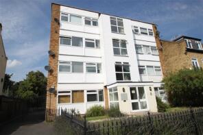 3, 16 Fairlawns, Chingford Avenue, London E4 6RN