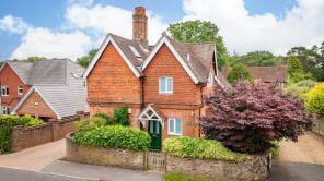 Yorick Cottage, Weycombe Road, Haslemere GU27 1EL