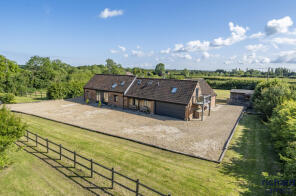 Pennysfield Barn, From B4069 Swallett Gate North East Under M4 To The Green, Chippenham SN15 4HL