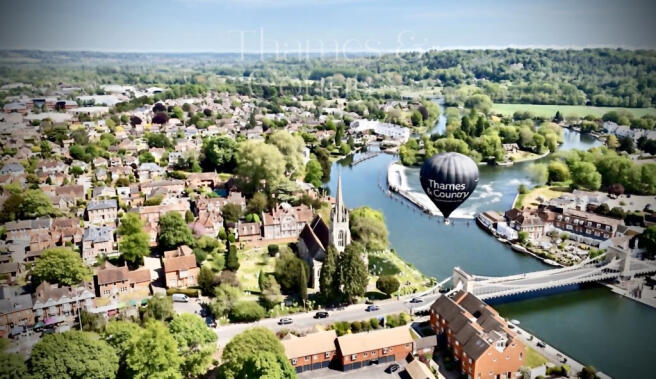 Marlow Bridge - Photography by Thames & Country