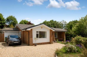4, Steeres Hill, Horsham RH12 4PT