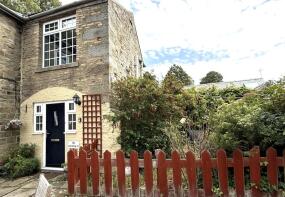 4, Mews Cottages, Market Place, Barnard Castle DL12 0QG