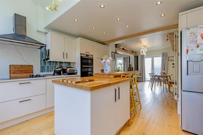 Kitchen-5.jpg