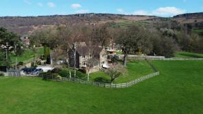 Cliff Lodge, Cliff Lane, Hope Valley S32 3XD