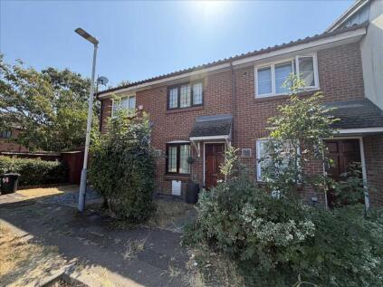 Raywood Close, Harlington, Hayes