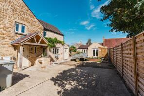 33, High Street, Oakham LE15 9DN