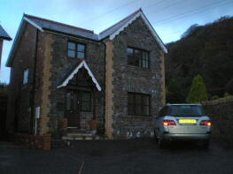 2, Glyntaff Road, Glyn-taf, Pontypridd CF37 4AT