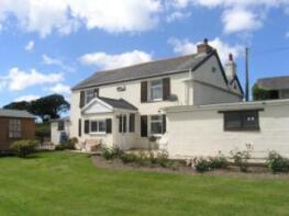 Tresamble Villa, Tresamble Hill, Truro TR4 8RZ