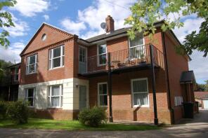 Flat 4, Lynacre Court, Summer Hill, Canterbury CT2 8ND