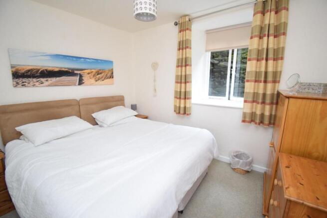 Bedroom 1.JPG