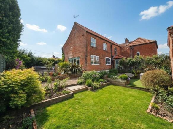 Vine Farm - Rear Garden to House.jpg
