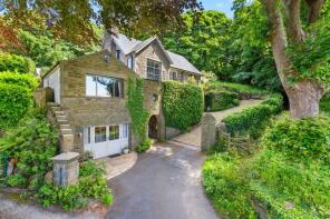 Dunbrewin, Main Street, Farnhill, Keighley BD20 9BW