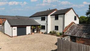 Evergreen Field Farm, Pincet Lane, Lutterworth LE17 6NE