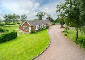 Oakheath, Heath Lane, Kidderminster DY10 4BS