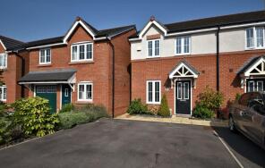 9, Hazel Grove, Mold CH7 6FW