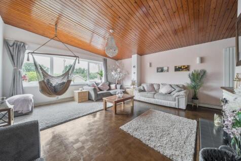 Hurstville Drive, Waterlooville