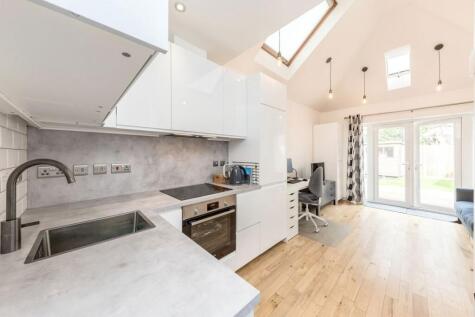 Fortescue Road, Colliers Wood