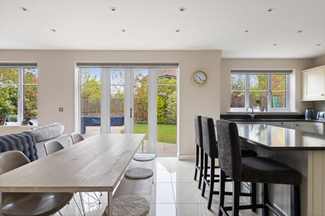 OPEN KITCHEN
