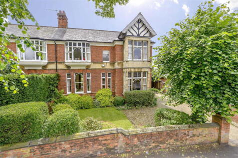 Queensberry Road, Kettering NN15