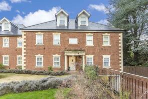 19, West Hill Place, West Hill, Oxted RH8 9BU