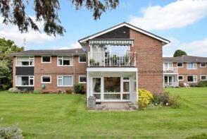 18, Gunters Mead, Copsem Lane, Esher KT10 9HJ