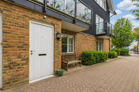 Fourdrinier Way, Hemel Hempstead, HP3