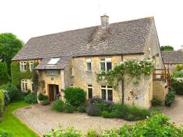 Brocton Barn, 400909 The War Memorial Aldsworth, Cheltenham GL54 3QR