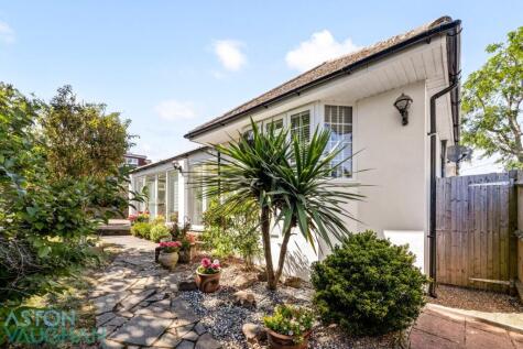 Lustrells Crescent, Saltdean, Brighton, East Sussex, BN2