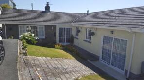 25, Hazel Grove, Llanstadwell, Milford Haven SA73 1EW