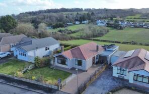 54, High Park, Mold CH7 5EE