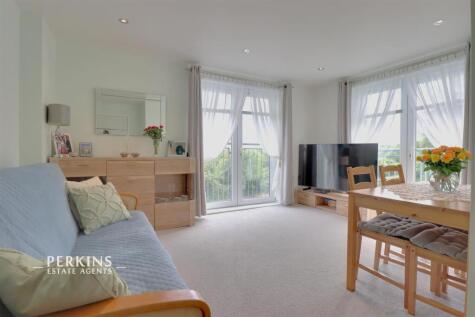 Northolt, UB5