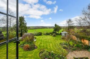 Barnfield, Church Road, Warehorne TN26 2LH