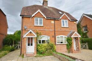 3, Rose Cottages, Froyle Road, Lower Froyle, Alton GU34 4LW