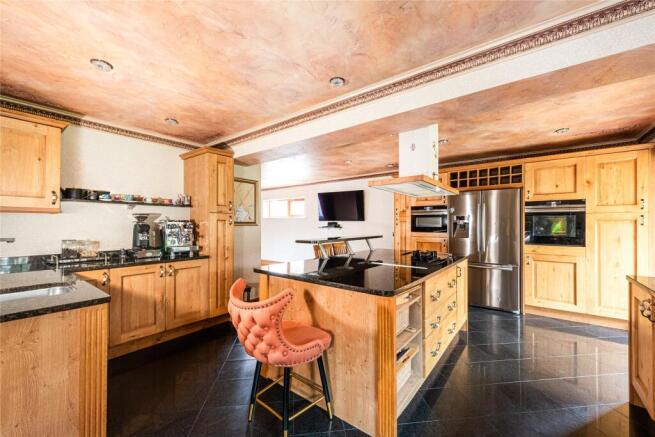 Kitchen/Dining Rm