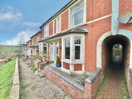 8, Sandford Terrace, Lydney GL15 6DW