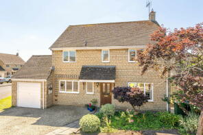 2, Royal Field Close, Chippenham SN14 6DY