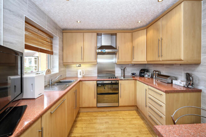 fitted kitchen.JPG