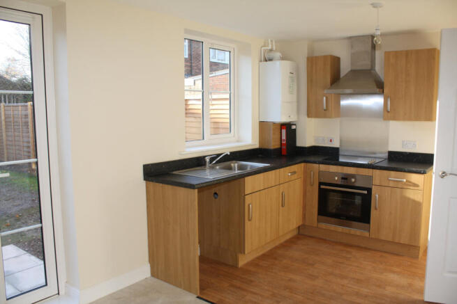 Spacious Four-Bedroom Student House ¿ Available