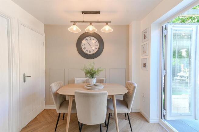 Kitchen /Dining