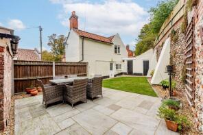 16 Mayflower Cottage, High Street, Norwich NR12 7DH